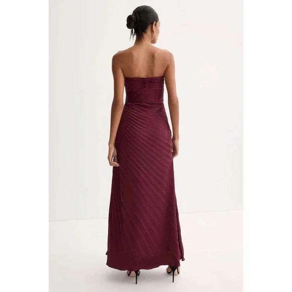 AMUR Burgundy Pleated Strapless Gown Formal Evening Event Size 2
